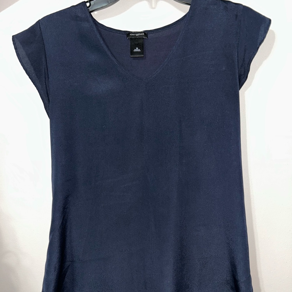Ann Taylor Classy Navy Pointed Sleeve Polyester Rayon Medium Blouse